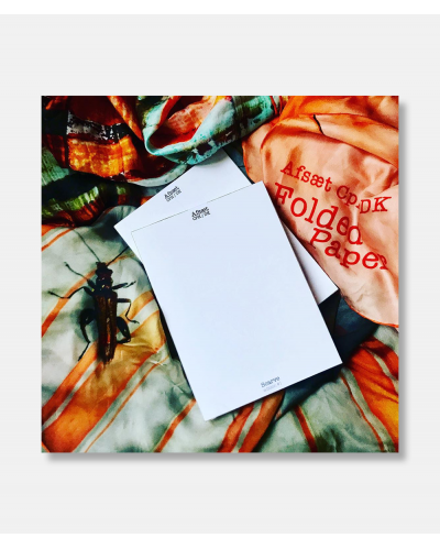 Rusted Tin Roof & Italian Rose - Silketørklæde 90 x 90 cm